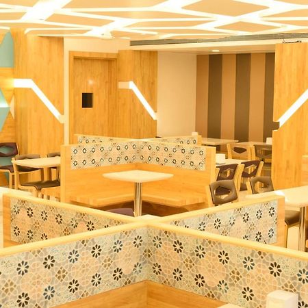 Shree Ganga Smb Hotels Ujjain Esterno foto