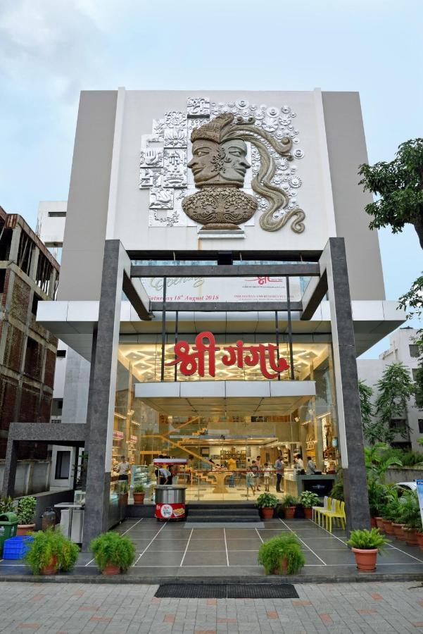 Shree Ganga Smb Hotels Ujjain Esterno foto